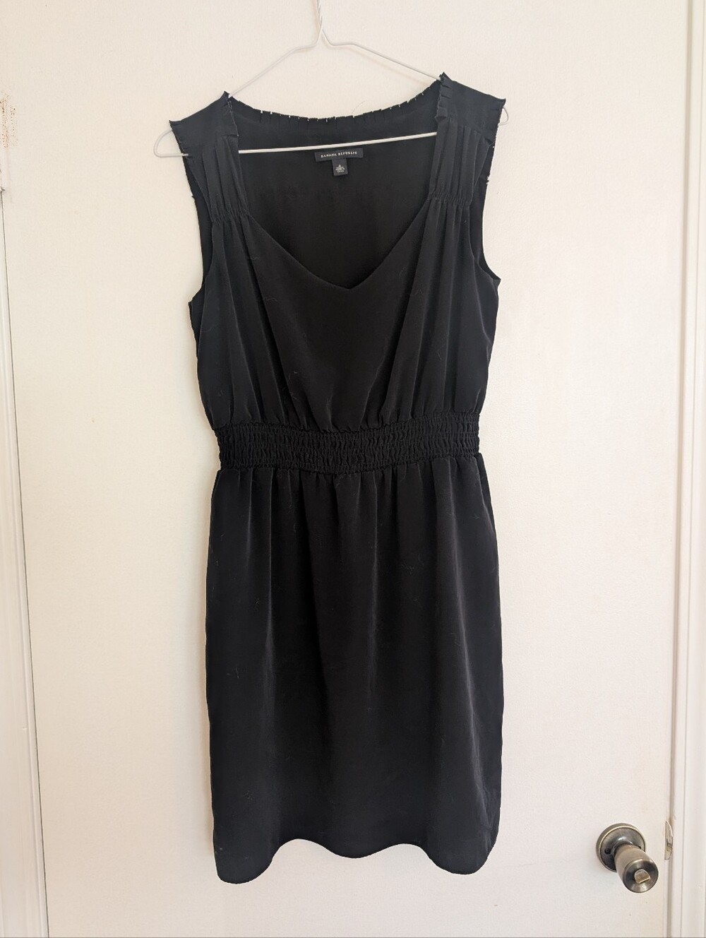 Banana Republic Black Sleeveless V-Neck Midi Dress